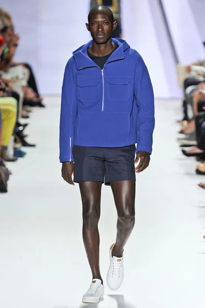 Look 8